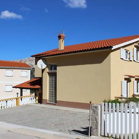 In Mit Eigener Terrasse By Interhome Apartmán Baška