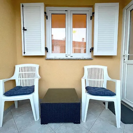 In Mit Eigener Terrasse By Interhome Lejlighed *
